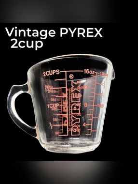 PYREX 1980s Red/ Pink Writing "D" handle Glass Measuring Cup  - 2 Cup
